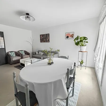 Apartment Spacieux & Lumineux Avec Balcon